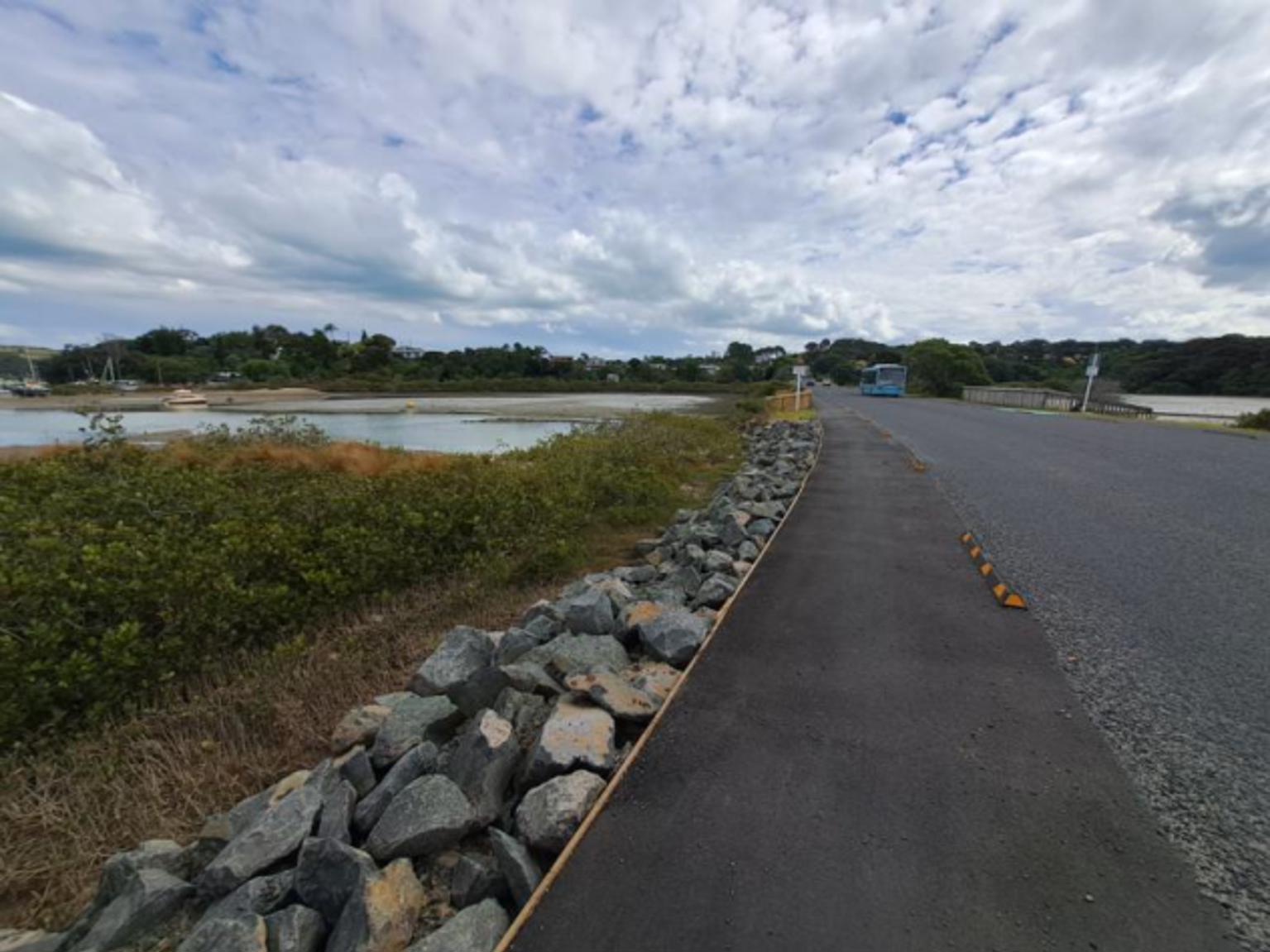 Photo of the sealed shoulder on Causeway Road, Waiheke Island